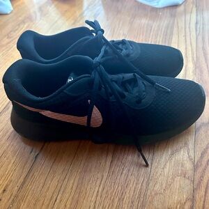 Nike Tanjun Women’s Size 9.5